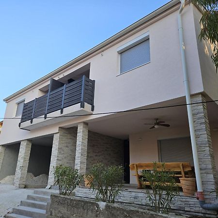 Apartmani Porat サリ エクステリア 写真