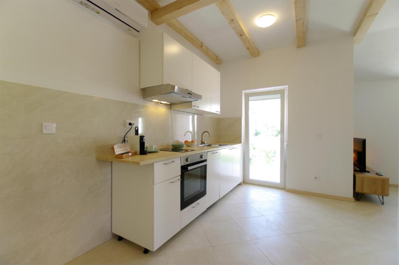 Apartmani Porat サリ エクステリア 写真