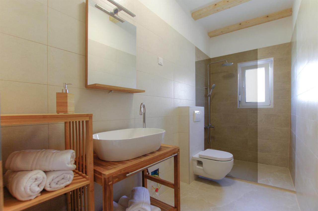Apartmani Porat サリ エクステリア 写真